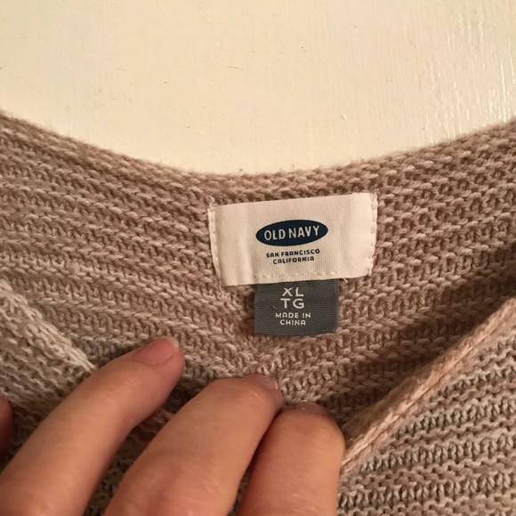 Old navy sweater - Picture 2 of 2